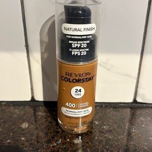 Revlon natural finish colour stay 400 caramel 24 hours, SPF 20 normal/dry skin